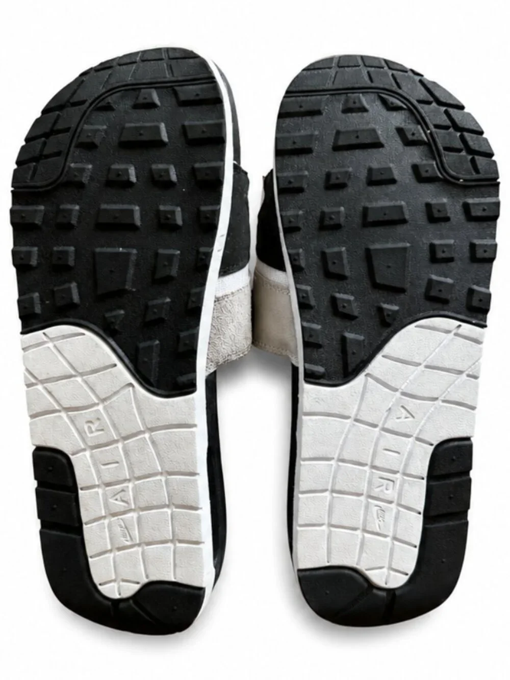 Nike Air Max Cirro Men’s Size 13 Black White Suede Slide Sandals